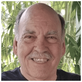 Les Thomas receives the Adelaide Sanchez Award