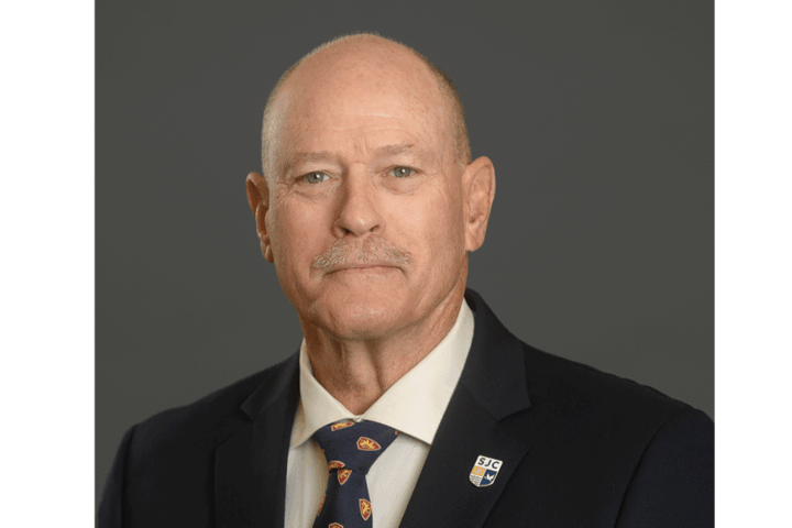 Clay Murphy Assumes Chairmanship in Controversial County Meeting